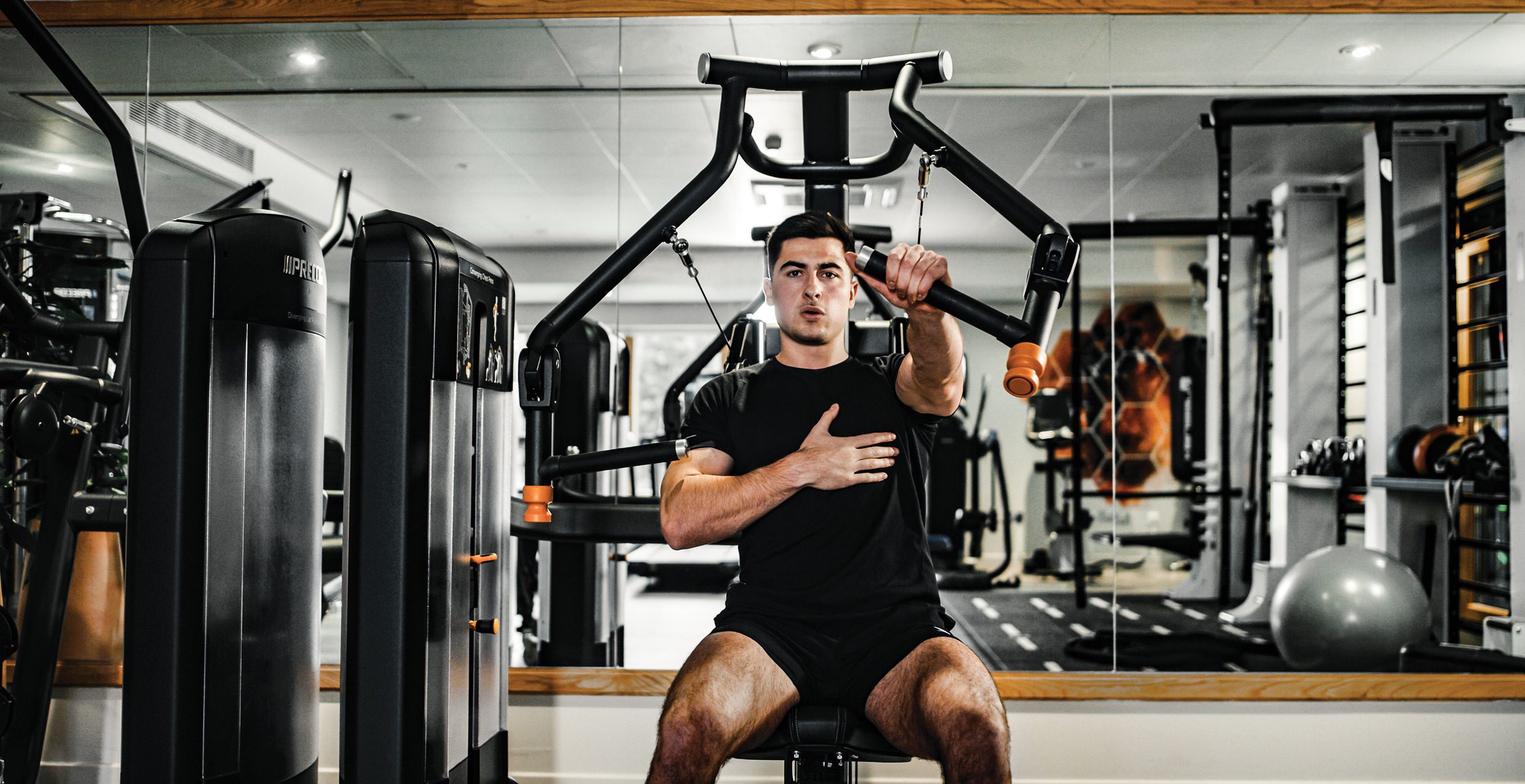 Read more about the article Why Leading Gyms Trust Premium Fitness Equipment for Member Satisfaction